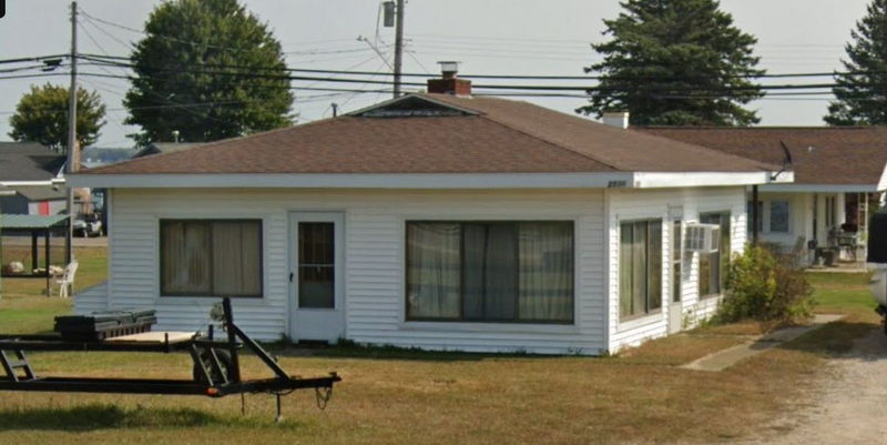 Pine Country House - Street View (newer photo)